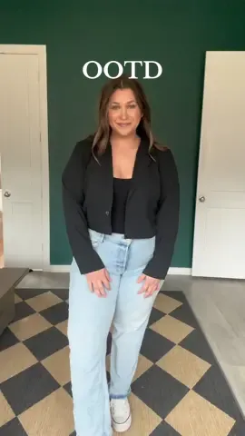 Day 3/30 | Im going to challenge myself to do 30 days of outfits that make me feel GOOD  #outfitideas #outfit #midsize #midsizefashion #outfitinspo #OOTD #momstyle #croppedblazer #targetspring #targetnewarrivals #midsizestyle #workootd #joydressing #momootd #momoutfitinspo 