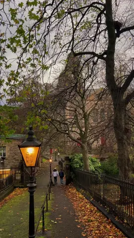 the uk 🤝 dark academia #edinburghaesthetic #britishcountryside #moodyaesthetic #bathengland #englishcountryside #darkacademia #edinburgh #cozyacademia #romanticizingedinburgh #harrypotteraesthetic #hogwartsismyhome #hogwartsaesthetic #oxfordaesthetic #edinburghuniversity #unitedkingdom #england #oxford #harrypotteredinburgh #harrypotterscotland #bathaesthetic #edinburghharrypotter #darkacademiavibes 