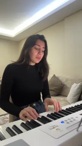 Elime doğdı gül yüzün ah…  #toygarisikli #cover #coversong #singing #fyp #keşfet 