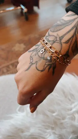 Get an endless bracelet with charms in 30 seconds ✨