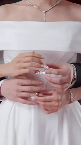 ce sentiment… #bvlgari #moodboard #aesthetic #marriage #wedding #weddingring #couple #couplegoals #viedeluxe #bague #baguedepromesse #fiancailles 