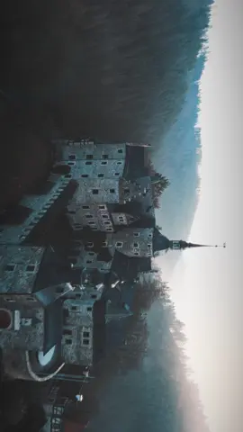 Our Droneshot of a beautiful castle in bavaria, germany #castle #medieval #fantasy #drone #dronevideo #videography 