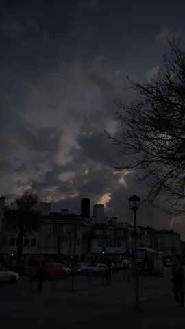 İçimde bir şey kanıyor  . . . #cemadrian #markeliyahu #kül  #fypシ #fyp  #keşfetteyizzz #lyrics #Love 