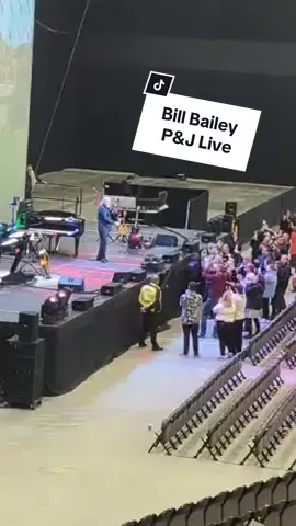 Just Bill Bailey doing Bill Bailey things last night. We can tell he didn’t want to leave us! Bagpipes anyone?!? 😂🏴󠁧󠁢󠁳󠁣󠁴󠁿 #BillBailey #PandJLive #Aberdeen #Comedy #ComedyGig #BagPipes 