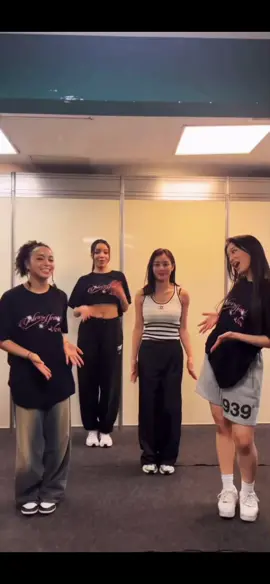 🎆”Girls of the Year” dance challenge with @TWICE JIHYO  Post your own”Girls of the Year”dance challenge 🎇  #TWICE #JIHYO #VCHA #VLIGHTS #GirlsOfTheYear #GOTY #VCHAdebut #Best_Kpop_Videos #JYPAUDITIONOFFICAL💜 #kpopfyp #kpopfyp #kpopfyp #foryou #foryou #foryoupage #foryoupage #foryoupage #foryoupage #foryoupage #foryoupage #foryoupage #foryoupage #foryoupage #foryoupage #foryoupage 