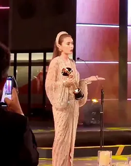 she always shines. #neslihanatagul #turkishseries #series #dizi #kesfet #keşfet #keşfetteyizzz #fyp #fypシ #foryou 