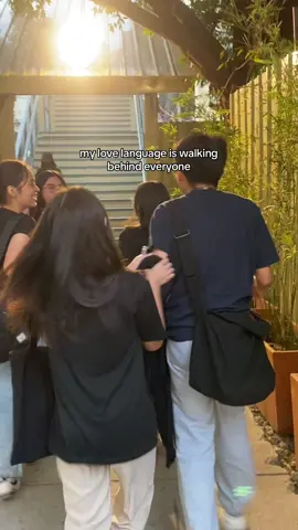 yup I love taking pics and vids of my friends (pls hayaan niyo ako sa likod lalo ka na igi😾) #friends #feu 