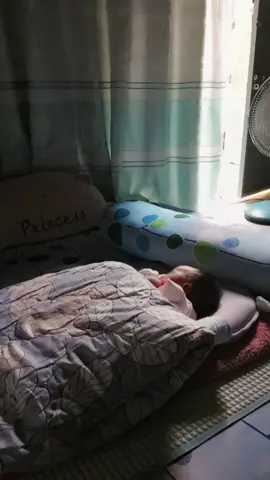các  mom  ơi  ai  biết  cách  này  chỉ  em với. bé  nhà  em cứ  dận mình  hây  chướng  bụng mẹ  nào  biết chỉ  em với  ạ #xuhuongtiktok 