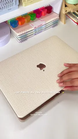 GET IT HERE 👉@CiaraJC 👈 Just flexing my new macbook case.  ✨ #fyp #ciarajc #macbookair #macbookcase #laptopcase #macbookaircase #macbookairm1