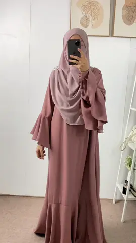 Dress Cantik buat lebaran ✨                   Yuk join live harga terjunpayung  ‼️#gamiskekinian #dresslebaran #dresscantik #abaya #dressmuslimah #fyp 
