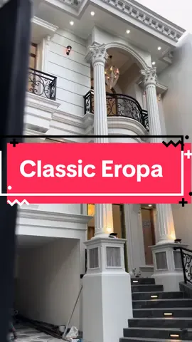 FOR SALE > BRAND NEW HOUSE CLASSIC EROPA || JAGAKARSA • Lokasi Strategis  Dekat Akses Pintu Toll Bebas Banjir • Spesifikasi Unit: - Luas Tanah 121meter - Luas Bangunan 200meter - Kamar Tidur 3+2 - Kamar Mandi 3+2 - Carport 2Mobil - Garasi 2Mobil - Taman  - Listrik 3.500 Watt • Harga : 3.450.000.000,- (Nego) Legalitas: SHM,IMB,PBB (Clear/Aman) • Selling Point: - Akses Jalan 2Mobil - Dekat Dengan Toll Brigif  - Dekat Sekolah Internasional - Dekat Masjid  - Dekat Kampus Ternama - Dekat Pom Bensin - Dekat Ke Swalayan Dan Pasar Tradisional • Info Selengkapnya Bisa Hubungi Bisa Call/DM/Or Whatsapp: 0895-3867-02111 ELFAN📱 • Hastag : #rumahclassiceropa #classiceropa #rumahkonsepclassic #desigclassiceropa #carirumajagakarsa #rumahdekattol 