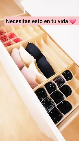 ORGANIZADORES CON CIERRE VARIAS DIVISIONES 🔥❤️‍🔥💥🫴 🐯 Están hechos de tela no tejida que es suave pero resistente.  🐯Plegable y portátil: con paneles laterales extraíbles y cremallera inferior.  🐯Dividiendo los cajones en varios compartimientos. 🐯Fácil de encontrar cuál quieres usar y nunca necesitas saquear toda tu ropa. 🐯¡Reduce el 50% de tiempo para vestir! 🐯Ahorre ESPACIO. 🎖️Organizador 6 DIVISIONES TP-3 PRECIOS: X Menor $3.15; x Mayor $2.65 🎖️Organizador 7 DIVISIONES TP-4 PRECIOS: X Menor $3.85; x Mayor $3.30 🎖️Organizador 8 DIVISIONES TP-5 PRECIOS: X Menor $3.30; x Mayor $2.80 🎖️Organizador 24 DIVISIONES TP-6 PRECIOS: X Menor $5.15; x Mayor $4.35 🛍️Visítanos en nuestro almacén 🙋Guayaquil (clemente Ballén #830 entre Lorenzo de Garaicoa y Rumichaca diagonal al mercado central frente a la distribuidora trebol verde ⏰Lunes a sábado: 9h00 am - - - 18h30 pm 📲Comunicate al 0959836304 /0980791788 para brindarte mayor información  🇪🇨Envíos a nivel nacional