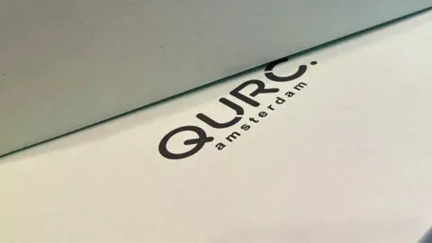 QURC. AMSTERDAM • HOE GAAF ?! • #qurcamsterdam #enterfashion #emmen #fashion #sneakers #multibrandstore #sneakersaddict #betterbequick @QURC 