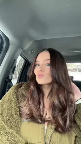 Just got the best haircut of my life 💇🏽‍♀️ #haircut #hair #hairtok #layershaircut #mediumlengthhair #mediumlengthhairstyles 