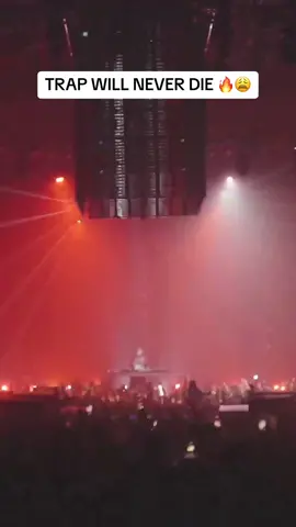 if you missed this show i feel sorry for you but thankfully you can watch the ISOxo Shrine set on YouTube 🤘 #trapmusic #isoxo #rlgrime #fypシ #electronicmusic cc: @ISOxo 