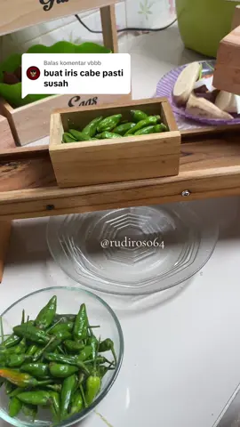 Membalas @vbbb juga sudah pasti bisa kak, karena alat kami terjamin serbaguna bisa mengiris segala jenis irisan #pengirisserbaguna #pengiriscabai #pengiriscabepraktis #alatserbaguna #pengirisserbagunakayujati #rudiroso64 #proMK 