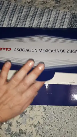 Al fin en mis mano 🤭 fueron 6 meses bien sufridos pero aprendí bastante 💫👩🏻‍⚕️ #diabetes #educadorendiabetes #diplomado #mexico #guatemala #AMD #anahuac #nutricionista 