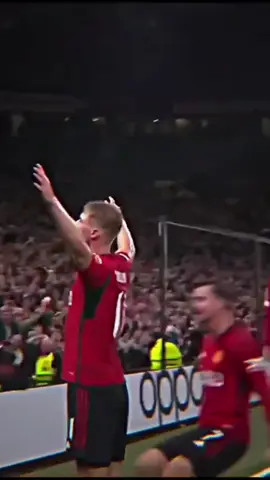 Thứ tình yêu không thể giải thích 🥰 . #manutd #football #fyp #ares_football🔥 #khoaho 