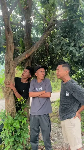 Tugas menjaga bumi 😂😂