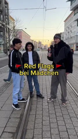 Red Flags bei Mädchen 🚩 Wenn sie Nike Schuhe trägt 😭 #straßenumfrage #redflags 