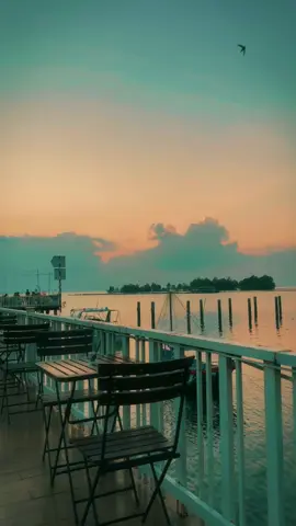 Hoàng hôn mơ màng trôi… 🌅 #benduthuyencoffe #rachgia #kiengiang #hoanghon 