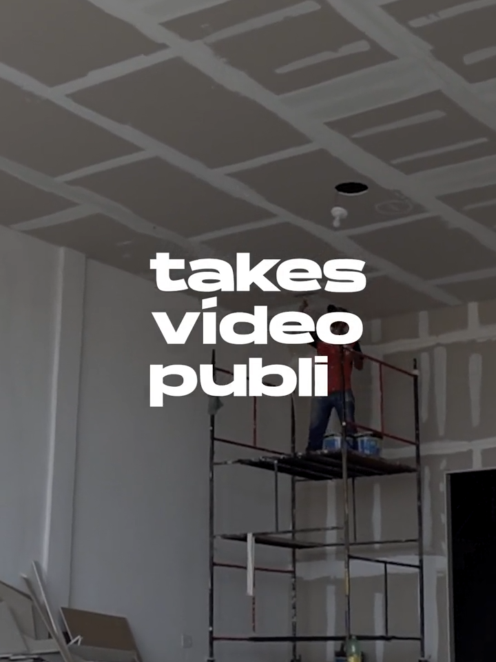 Takes para um vídeo publicitário. Nesse job, realizamos a captação desde o início das obras até a inauguração da empresa. Cada detalhe enriquece todo o trabalho final.  Be Tag! 💡 #video #institucional #campanha #art #construcao #loja #barretos #marketing