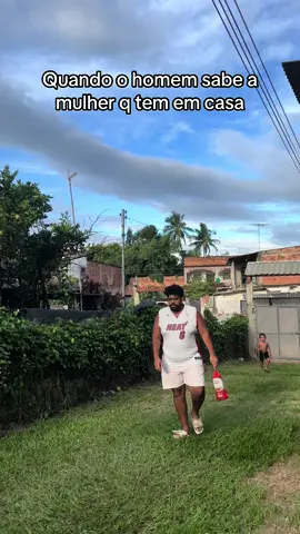 Todo homem é assim quando esta longe do seu grande amor 😂😂 . . . . . #meme #comedia #funny #humor #trend #casal #humorcasal #casamento 
