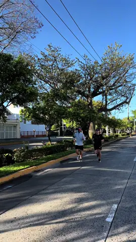 Long Run en GDL antes del 21K 🏃🏻‍♂️  #run #Running #guadalajara #21K #21kgdl #longrun #longrunsunday #halfmarathon #halfmarathontraining #runner 