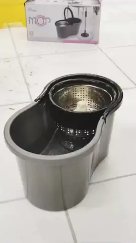 Mop Com Centrifuga Inox e Cabo em Inox Com 2 Refil de Microfibra  ✅ comente eu quero que envio o link do produto !