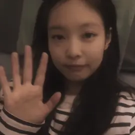 #JENNIE ela é um amor em pessoa , coisinha mais pequenininha e tão fofinha do mundo serio ! Ela é incrível 🙈🫶🏻— #jennieedit #foryoujennie #editjennie #fyjennie #jennie #sosoluviy 
