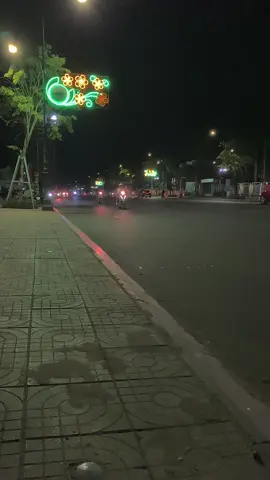 #CapCut cảm giác lúc ngồi ven đường làm ly cà phê, hút điếu thuốc nghe chill quá