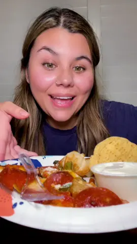 random dinner so funnn🤭 #eatingwithbai #randomsnack #appetizer #buffalochickendip #dinner #randomdinner #girldinner #girldinners #food #Foodie #letsdigin #frozenpizza #bibigodumplings #fyp #mukbang #mukbangeatingshow 