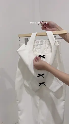 oneset in white 🤍 #OOTD #outfitinspo #outfitideas #weekdayoutfit #outfitideasforyou #fashiontrend 