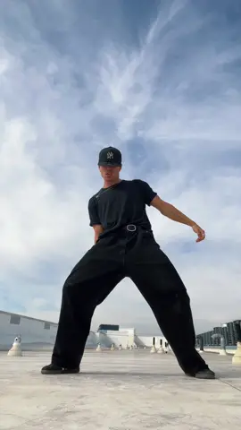 you ever seen me and Usher in the same room 👀 just sayin..