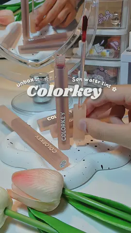 Rinh 4 màu mà màu nào tui cũng dínhh😍Màu son hợp gu tui xỉu các bác ơiii#keymakeupcolor #colorkey #sonwatertint #sonxinhdihoc #xuhuong #foryoupage #makeup #chill #hellodituyet #viral #xuhuong #xh 