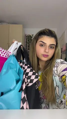 הול קניות🤍וולוגים באינסטגרם שלי-shay_L23 בקרוב הגרלה🔝✨#שילוי #וולוג #foryou #הולקניות #אורבניקה #שילוי #קניות #סייל 