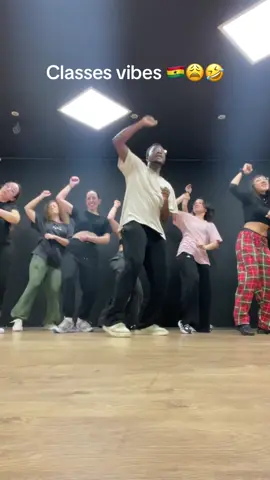 Azonto Beginners Dance Classes 🇬🇭🇬🇭#azonto #ghana_boi123 #dance #azonto #dancecypher #class #classe @kwamz134 