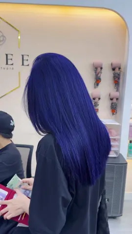 Màu nhuộm xanh blue có nàng nào thử qua chưa nè, rất keo đó nha, màu có tẩy nhé #ameehairstudio1068 #nhuomtoc #xuhuong #lamdep 