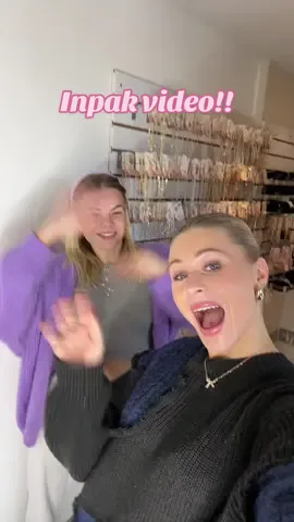 WE'RE BACK! Wil je dat we volgende x jouw order inpakken op Tiktok? Laat je ordernummer dan achter in de coments! @bijouavenue 📦✨🩷 -> www.bijouavenue.nl