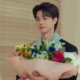 Ele lhe deu flores🥹💐#doramas #kdrama #mydemon #mydemonkdrama #guwon #meudemoniofavorito #songkang #fyp #viralvideo #vaiprofycaramba #lovedoramas #seriescoreanas #netflix #romantic #casal #edt #foyou #coreiadosul #series #viral 
