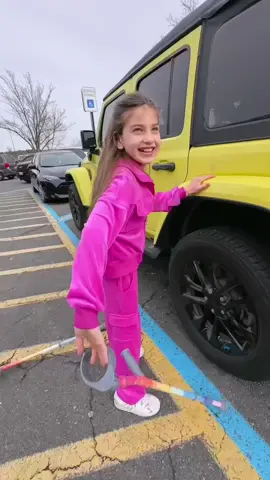 Shopping with Abby: Sam’s Club edition 🥹🛒✨ #AmazingAbigailGrace @Bloom Nutrition #bloompartner #momdaughter #cerebralpalsy #rainbowcrutches #samsclub #dayinthelife #disability 