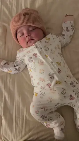 Dream babygirl dream ✨ Do you ever just watch your babies sleep and get emotional for no reason 🥺 #capcutamor #fyp #bebe #princess #baby #foryou #sleepingbaby #babygirl 