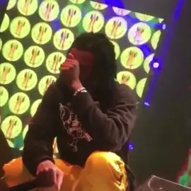 playboi carti crying on stage bc he thinking of fredo #vigilgrp #wockst★rz #fyp #targetaudience #ripfredo #opiumlabel #vlonethug #concert #fy #explorepage 