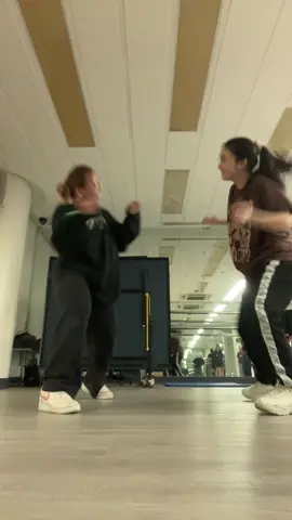 i gotta move on somehow 🎶 #enderundancecrew #fyp #fypシ #dance #dancechallenge #angelnumbers #foryou 