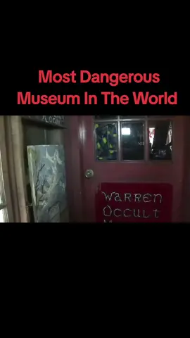 #fyp #poltergeist #demonic #conjuringhorror #edandlorrainewarren #fyp #scarytiktoks #paranormal #fyp #annabelledoll #conjuringmirror #fyp 