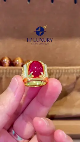 Nhẫn Nam Vàng đỏ 14k - Đá chủ Ruby đỏ huyết chất siêu đẹp mịn hàng chuẩn thiên nhiên 100%. #hluxury #giatrivinhcuu #luxury #gemstone #ruby 