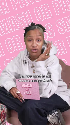 Hoe kan je het beste iemand aanspreken op straat? 👇 #sowhatnl #smashorpass #vj #voorjou #voorjoupagina 