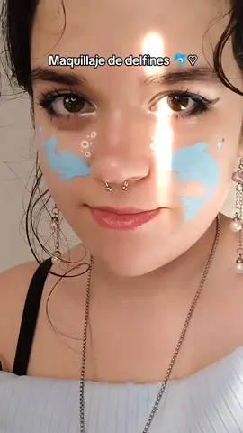 Me pasé de guapa😳😝 #eyelinergrafico #Eyeliner #artisticmakeup #makeup #maquillajeartistico #maquillaje #delfines #delfin #dolphins #dolphin #viral 