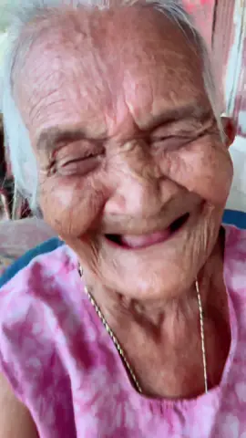 เอาเพลงนี้ออกจากหัวยายที แม่น้องออนิว #ยายคลิ้งวัย96ขวบ #ประธานคลิ้ง #เสื้อประธานคลิ้ง #ปลาใส่อวนยายคลิ้ง #หมูใส่อวนยายคลิ้ง 