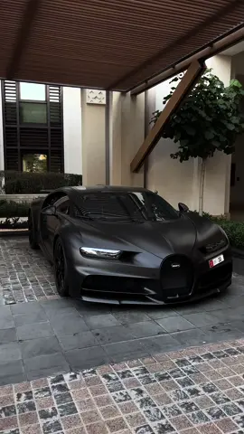 Bugatti chiron. #dubaicars #luxurycars #carspotting #bugatti #bugattichiron #chiron 
